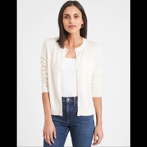 Banana Republic NWOT White Cardigan Sweater